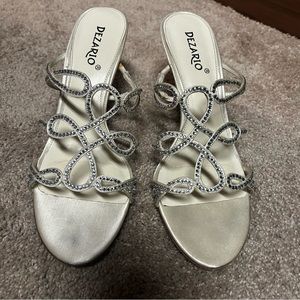 Dezario Heels 👠 size 9